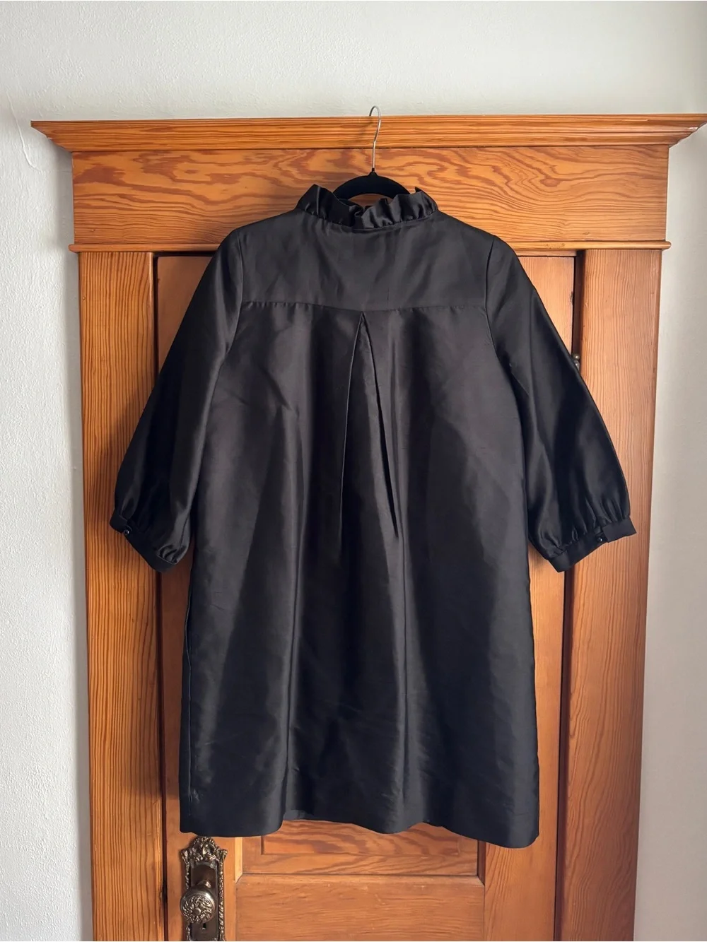 Kate Spade Ruffle Neck Shift Dress in Black Size Medium